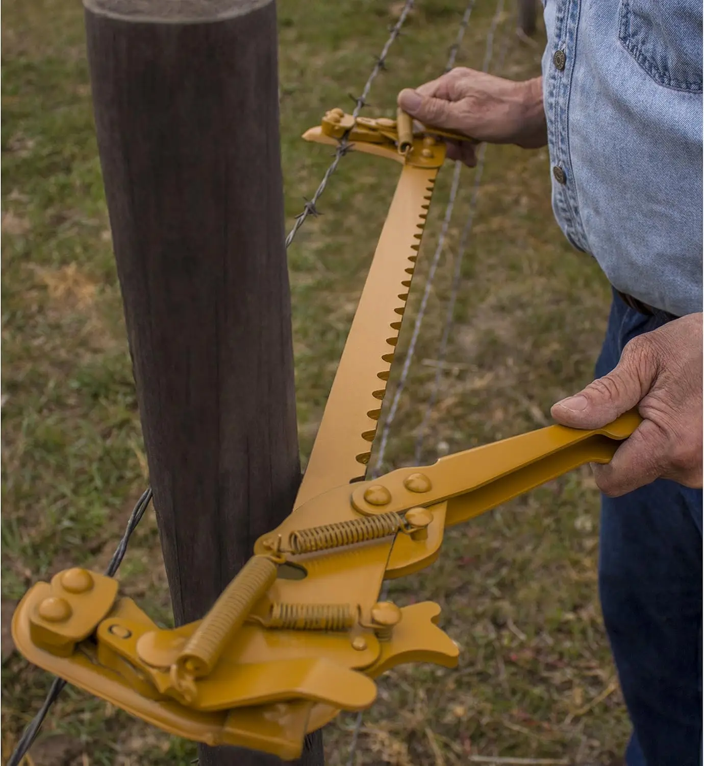 Fence Installation Application, No Specific Material Mentioned, No Color Mentioned, Fence Stretcher - Splicer Function