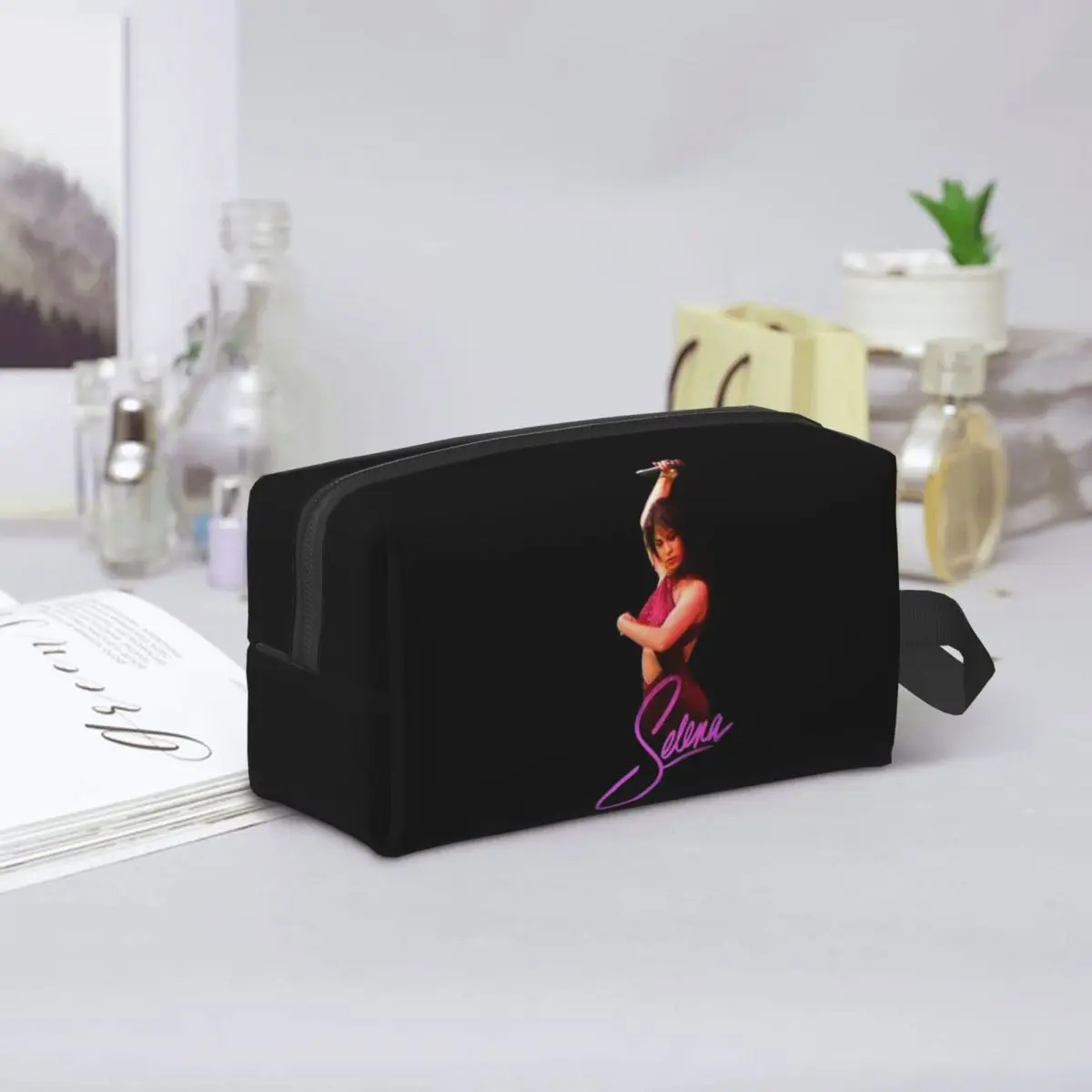 Popular Selena Quintanilla Singer Makeup Bag Cosmetic Organizer Storage Dopp Kit Toiletry Cosmetic Bag for Women Beauty Travel