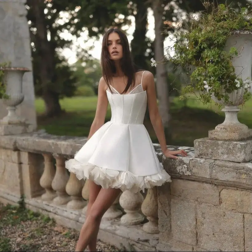 

A Line Short Wedding Dresses Romatic V Neck Flower Appliques Bridal Gowns for Women New Mini Vestido De Novia Customized