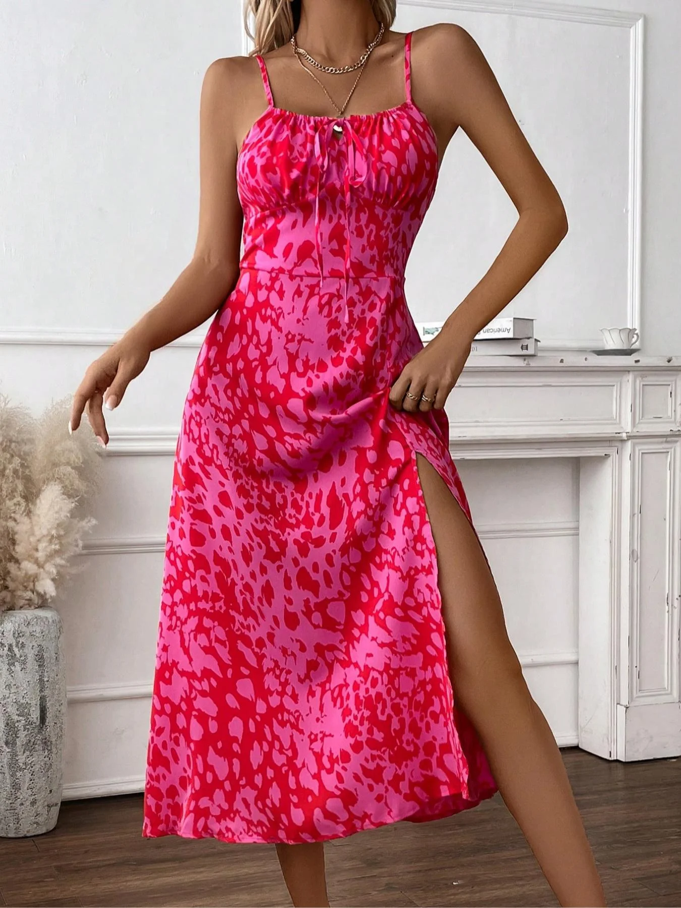 マークドレディースドレス、あらゆる場面に合うエレガントでスタイリッシュなデザイン、春と夏のイベントに最適