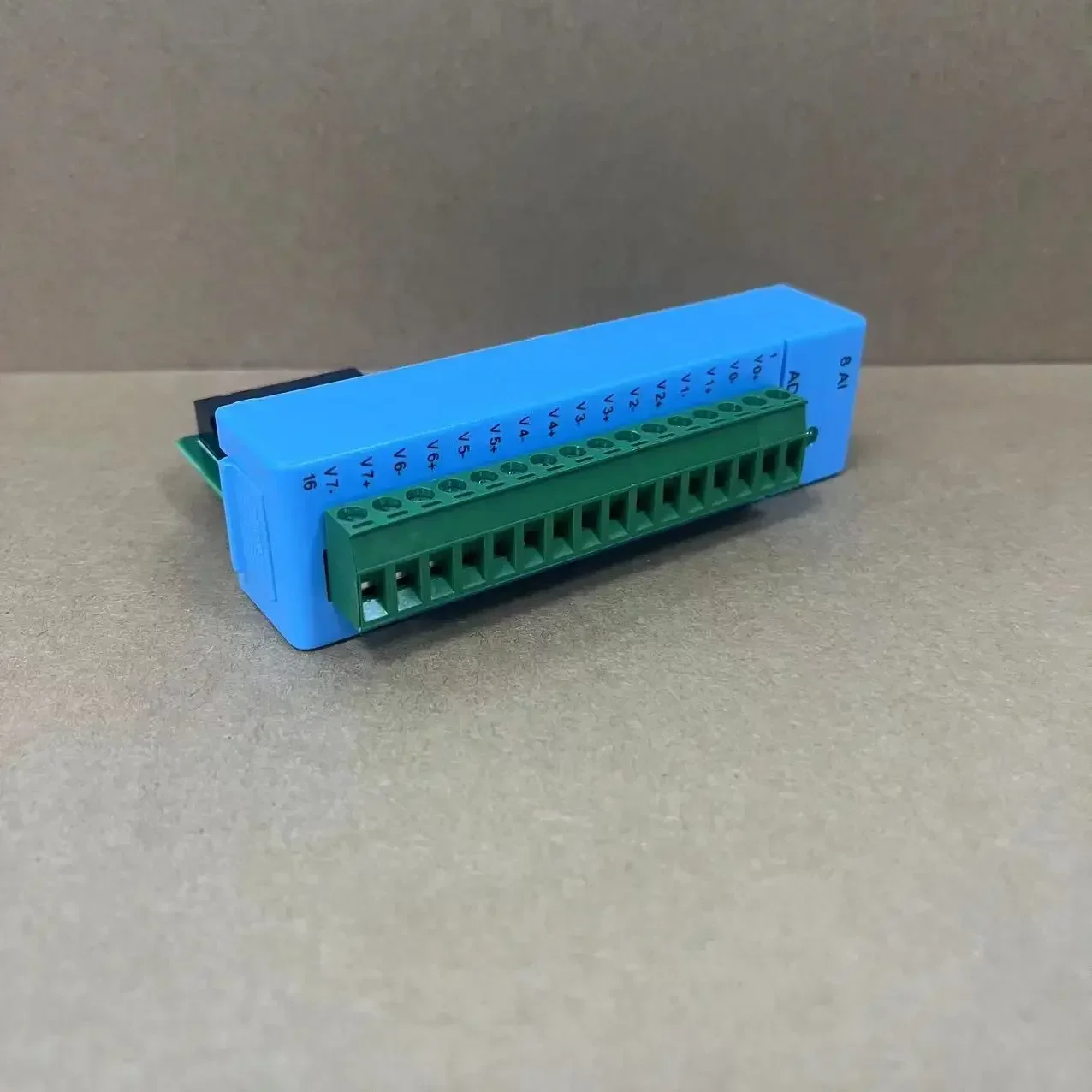 8 Módulos de Entrada Analógica Universal ADAM-5017-A4E