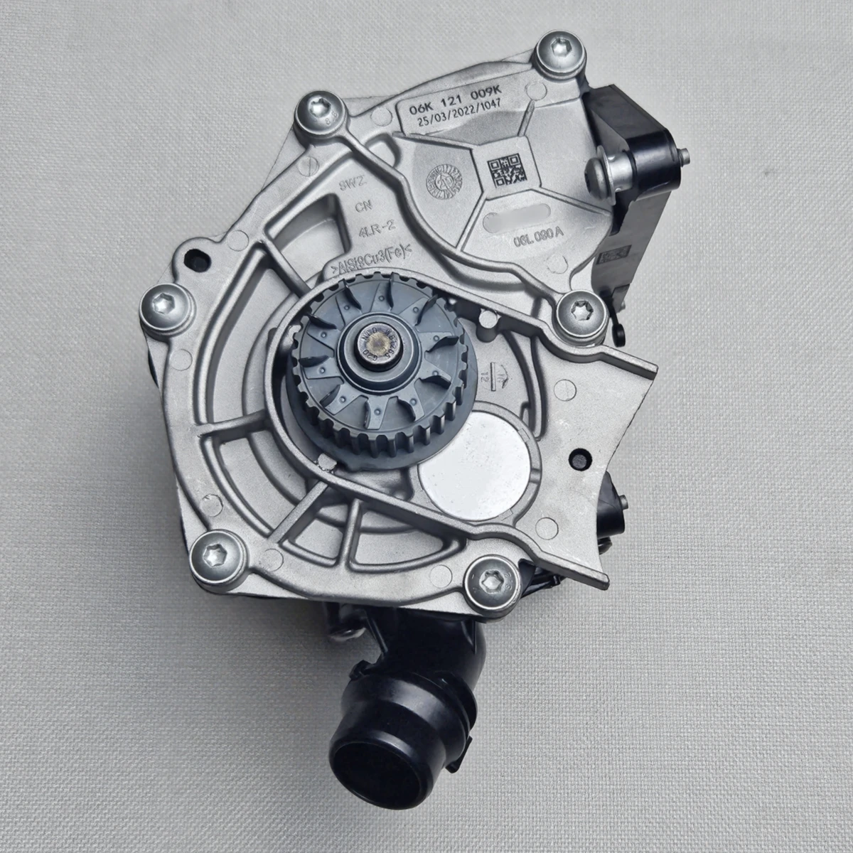 Oryginalne obudowa termostatu pompy wody 06 l121111h 06 l121011b 06 l121111 nadaje się do Audi A3/A4/A5/A6/A7/Q3/Q5Q7
