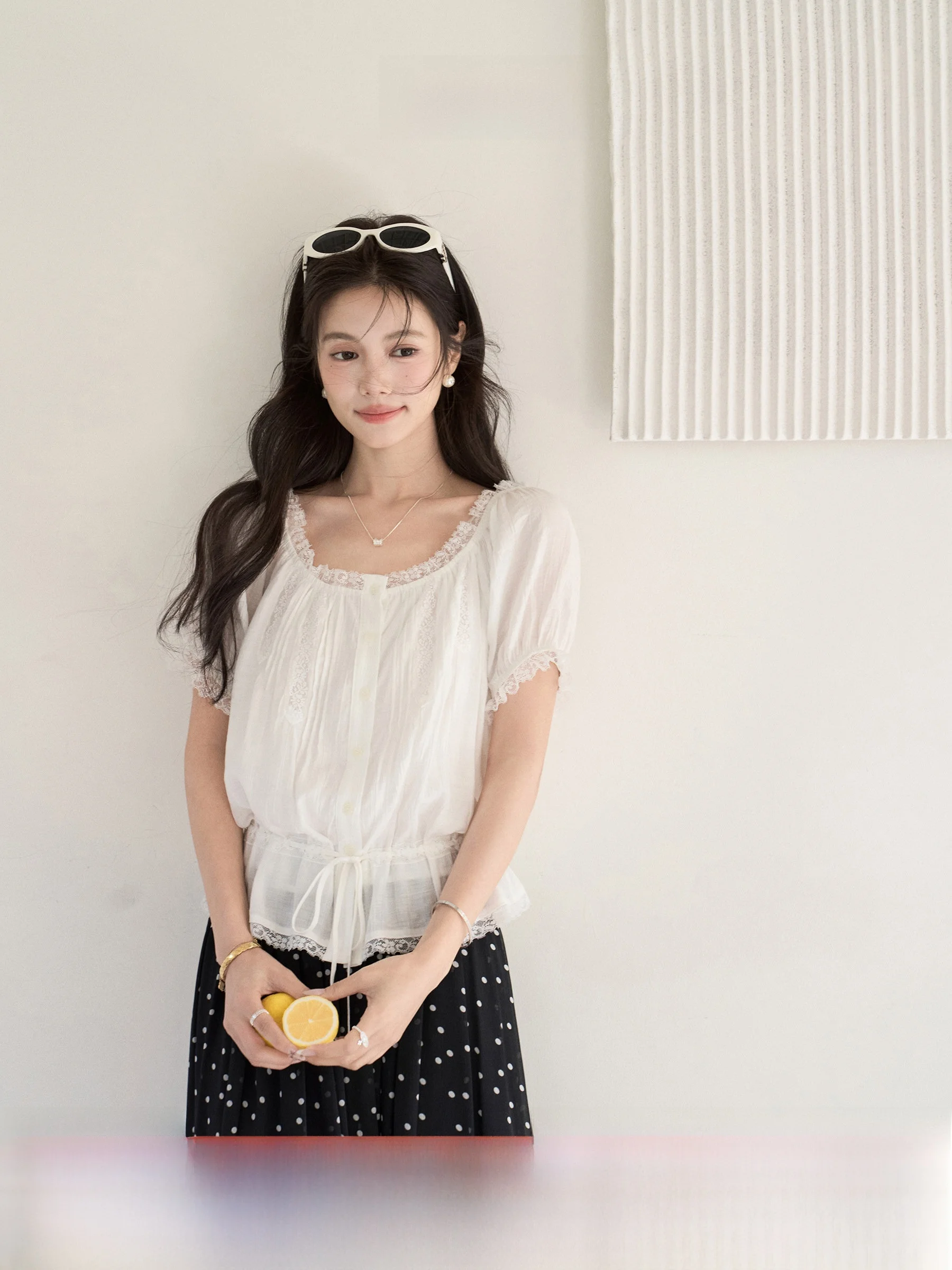 

Feminine Lace Trim Short Sleeve Shirt for plus Size Women Summer Breathable French Style Floral Print Square Collar Blouse