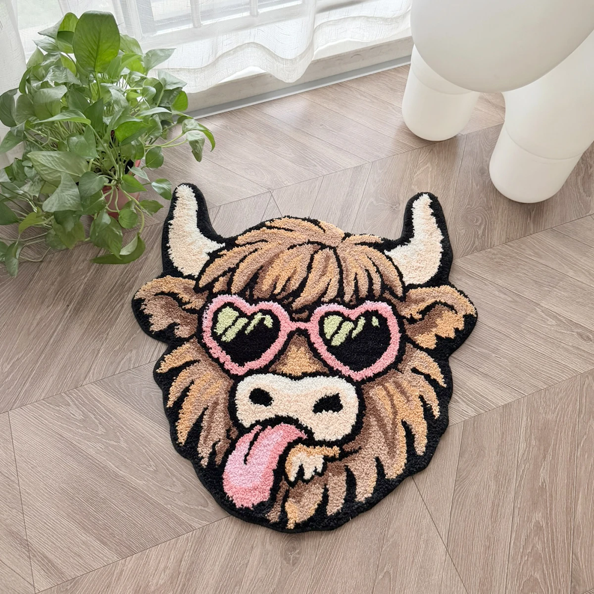 Cute Heart Sunglasses Highland Cow Shaped Tufted Rug, Soft Fluffy Non Slip Bath Mat For Indoor Bedroom Decor