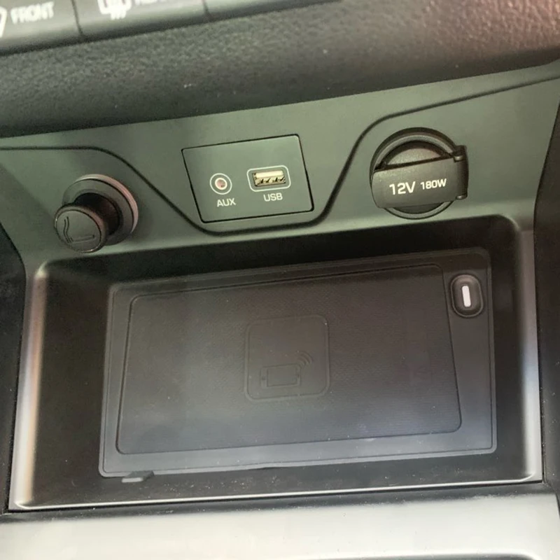 Car wireless charger moible phone charger charging pad charging holder accessories for Hyundai Tucson 2015 2016 2017 2018 2019
