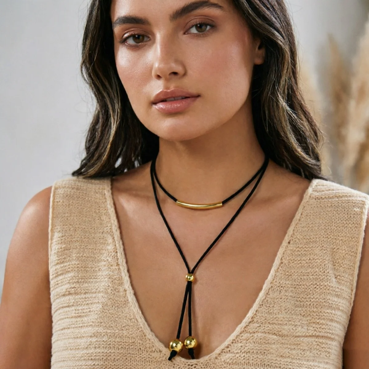 Vintage Minimalistische Gebogene Mehrschichtige Halskette für Damen und Herren, Schwarzes Lederband, Y-förmige Goldfarbene Perlen, Quasten-Choker-Schmuck – Detail 18