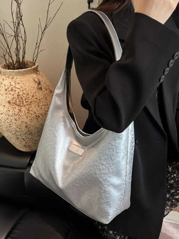 

Fashion Pink PU Women's Tote Bags New Large Capacity Versatile Student Commute One Shoulder Bags Simple Elegant Underarm Bags