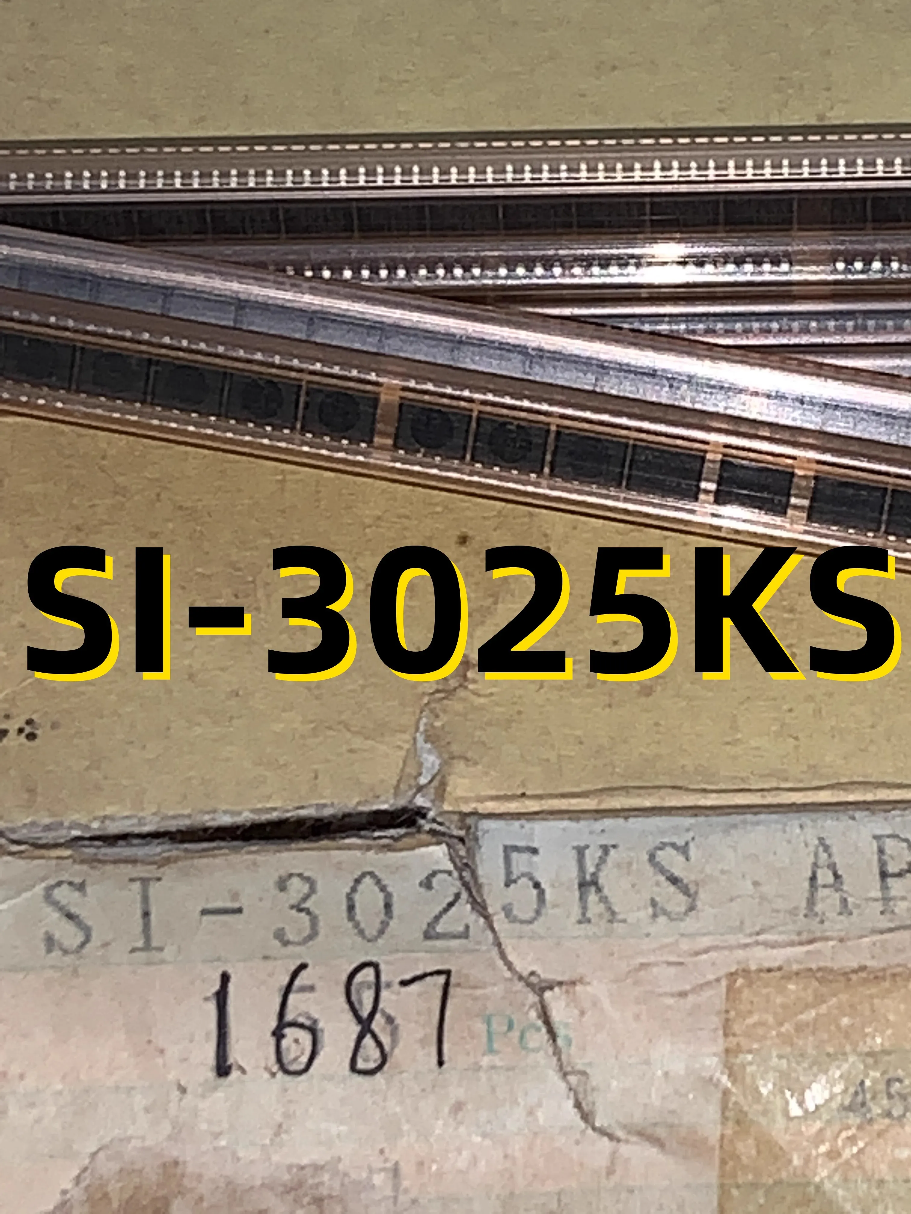 

10PCS SI-3025KS 04+ SOP8