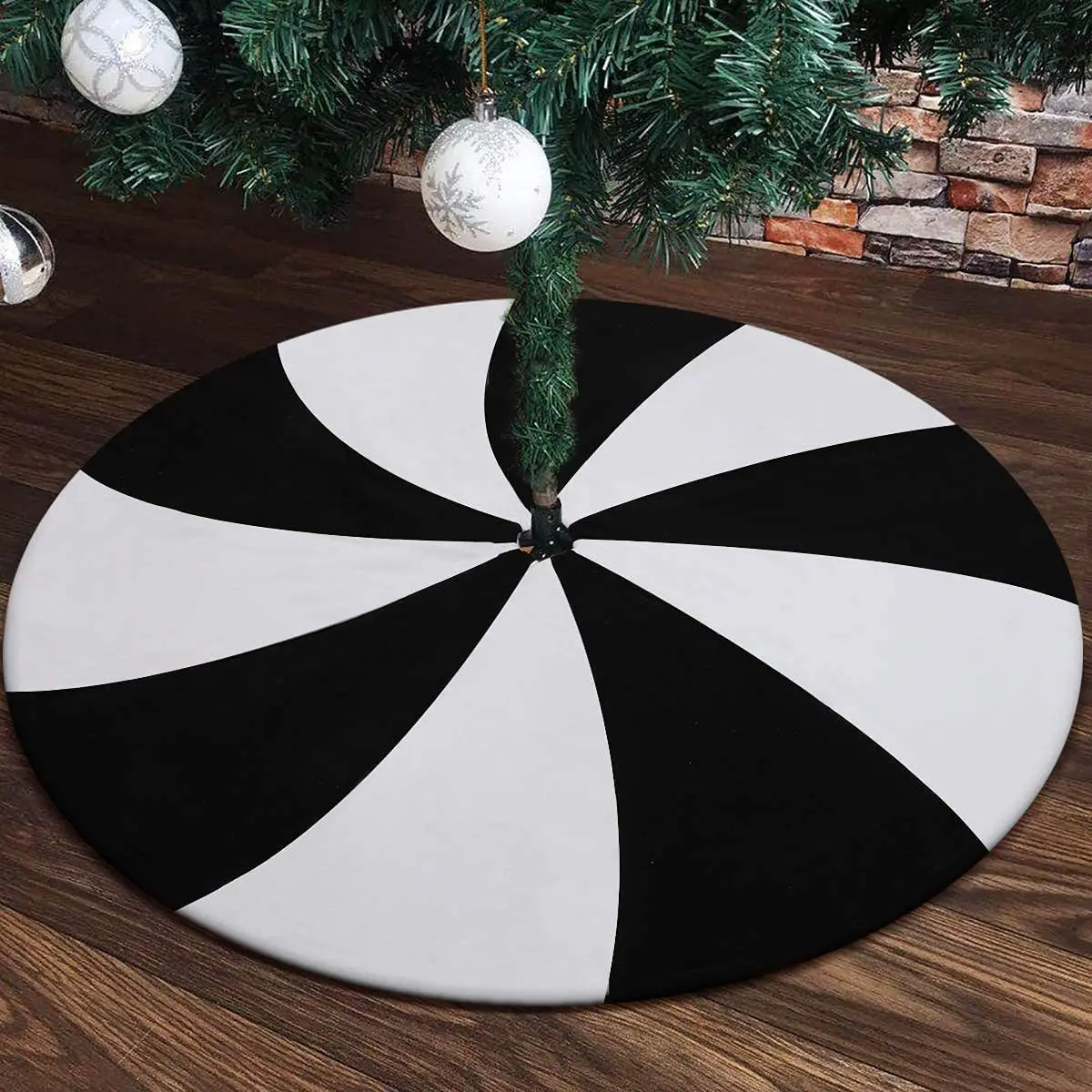 Black and White Lollipop Halloween Christmas Tree Skirt Exquisite Printed Short Plush Double-layer Tree Skirt Christmas