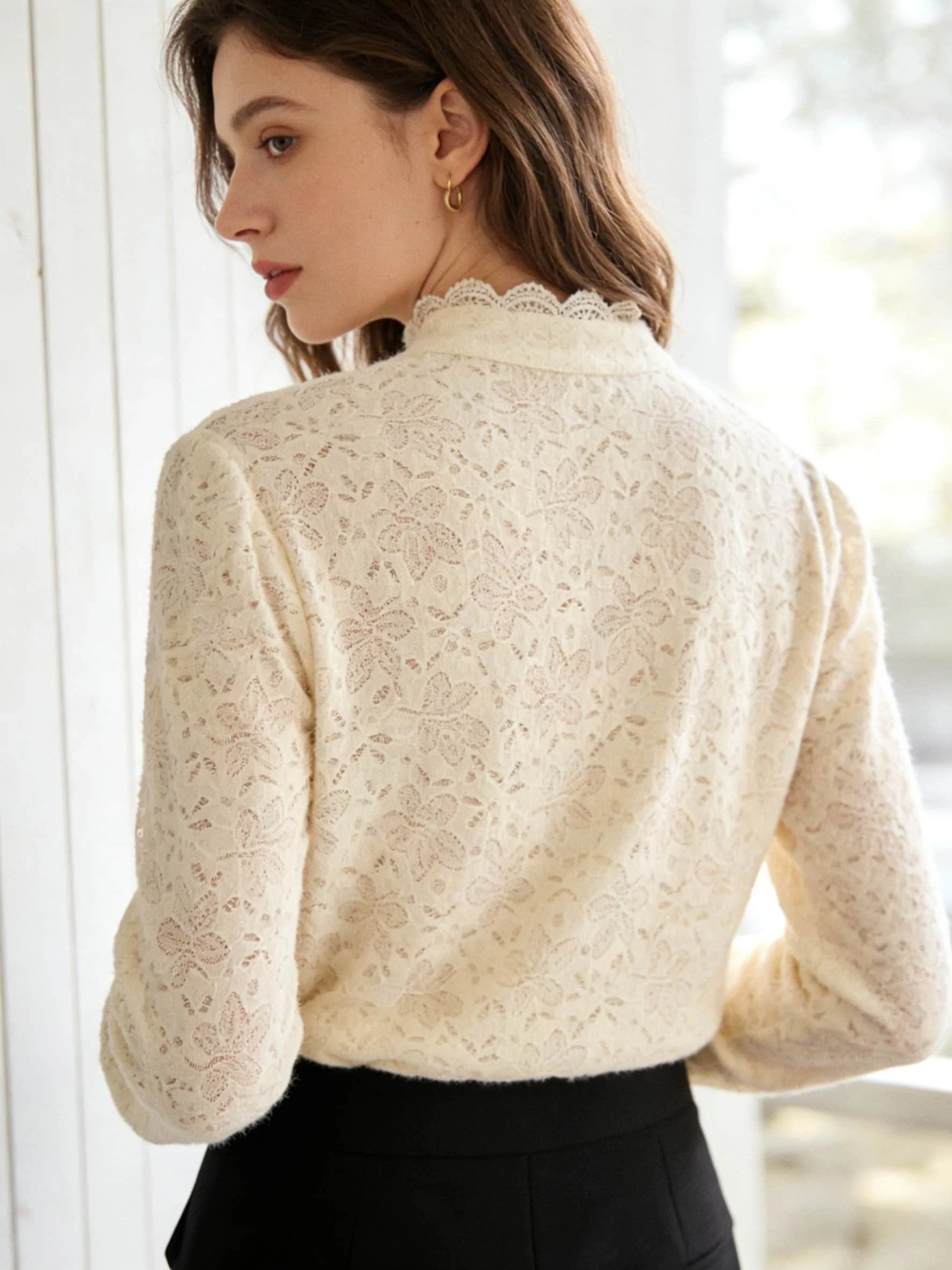 

Весенне-осенний женский кружевной кардиган с длинными рукавами, блузка на пуговицах с воротником-стойкой, элегантный повседневный слой с цветочным узором в стиле ретро