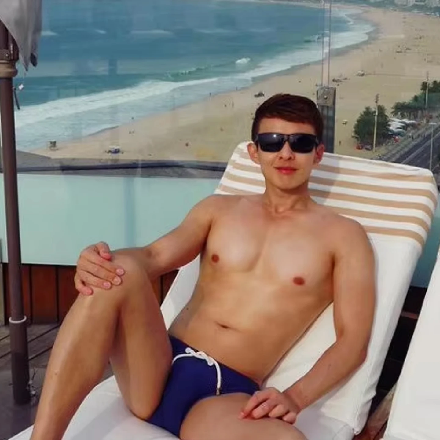 Merk Nieuwe 2018 Boythor Prive Aangepaste Mannen Mannen Pak Zwembroek Sexy Rode Lage Taille Badpak Jong middelbare Leeftijd