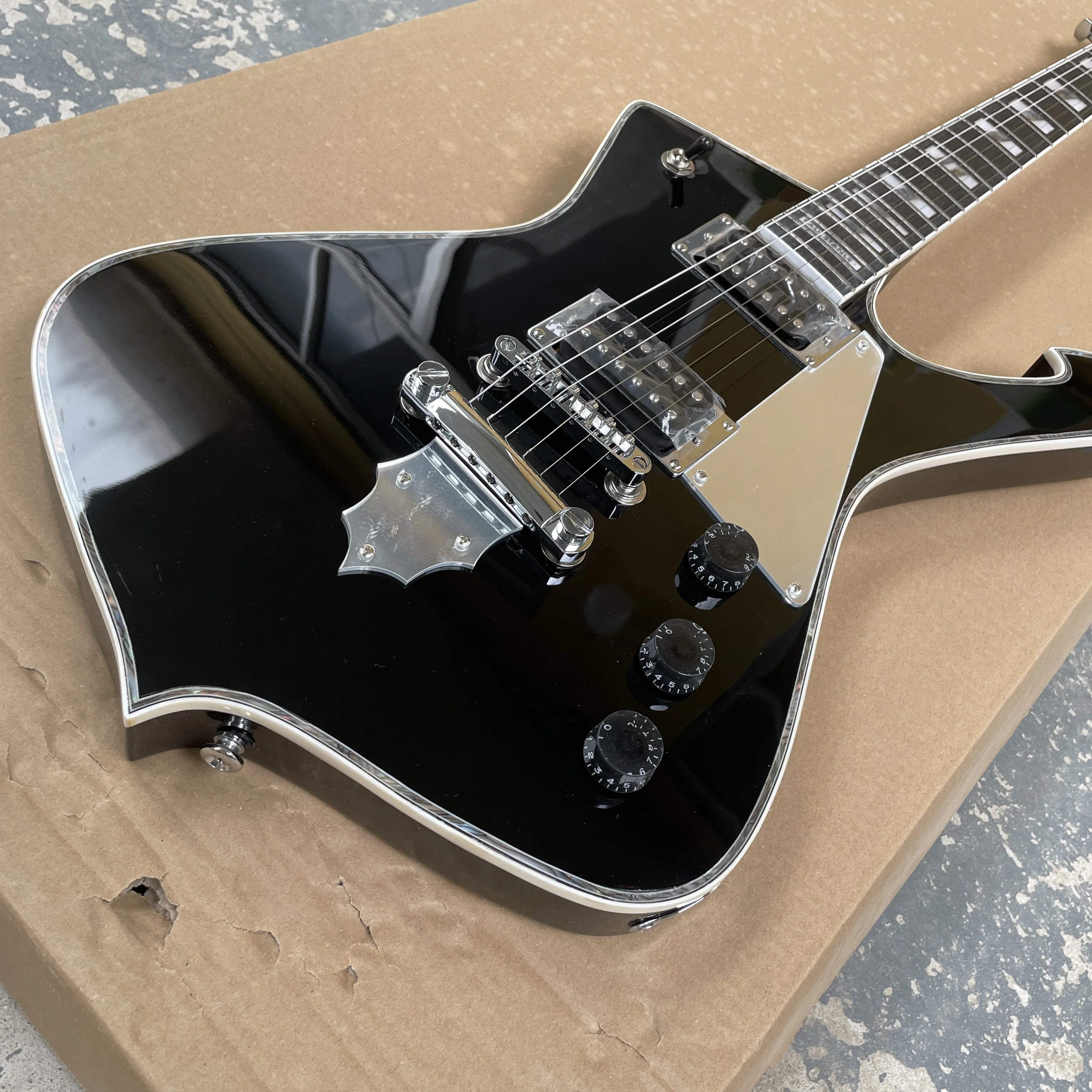 Black High-Gloss Electric Guitar with High-Output HH Pickups – The Ideal Choice for Beginners and Rock Enthusiasts