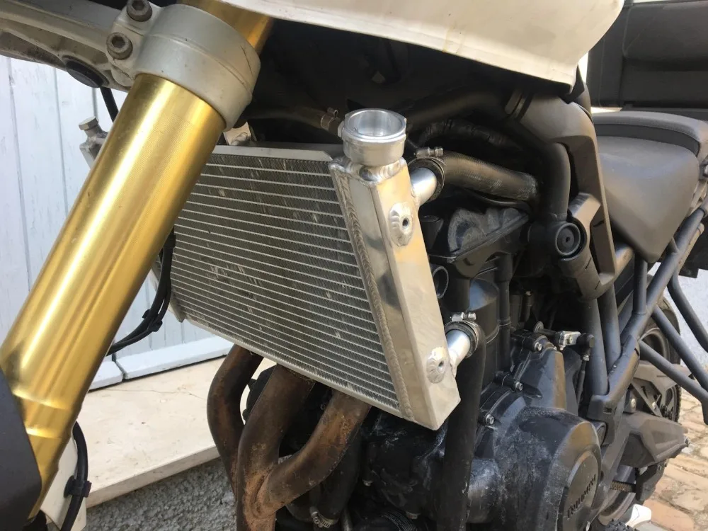 BIKINGBOY Motorkühler für Triumph Tiger 800 10 11 12 13 14 15 16 17 Tiger 1050 06-18 07 08 09 Wasserkühler poliert – Detail 6