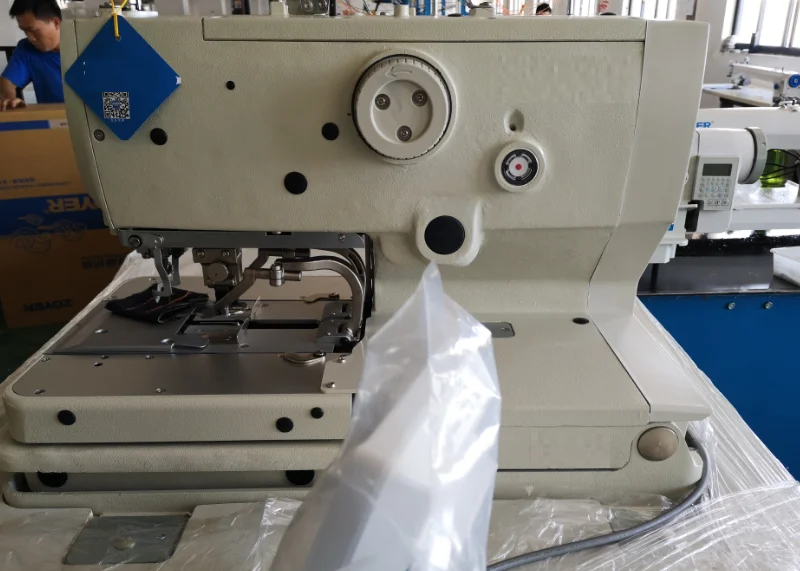 GSB9820 Eyelet Button Hole Machine Industrial Sewing Machine High Speed Computer Eyelet Button Holing Sewing Machine