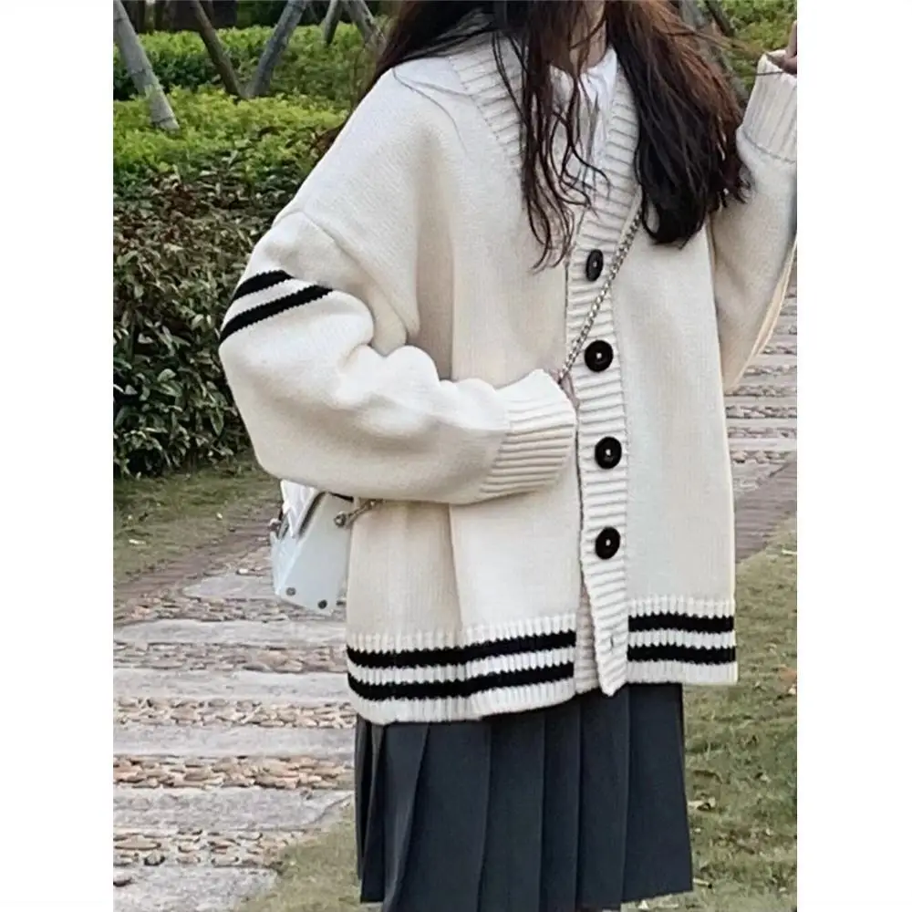 

Preppy Style Simple Button Cardigan Sweater 2023 New Autumn Winter Fashion Women Sweater Loose Bat Sleeve V-Neck Knit Cardigan