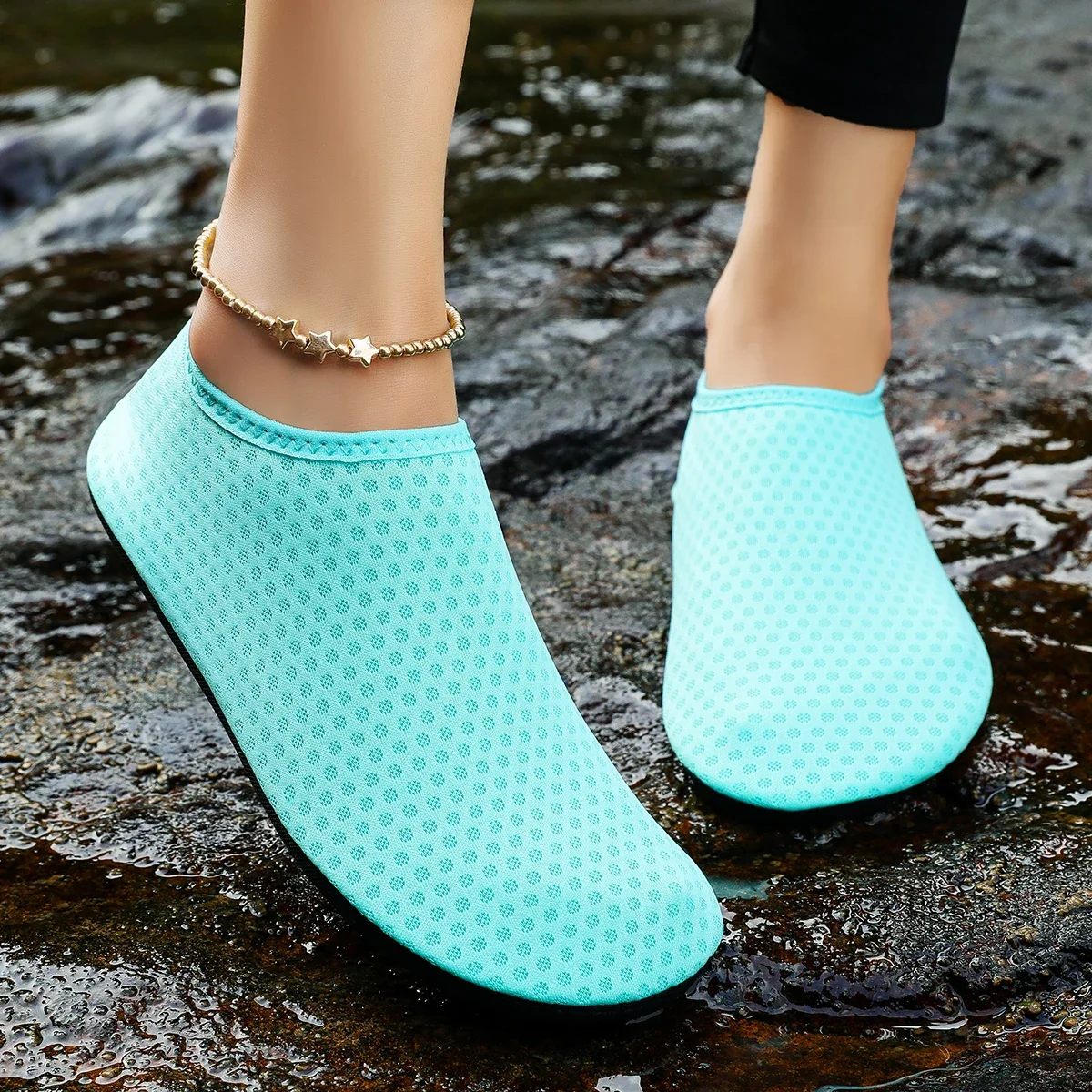 Couple Outdoor Wading Shoes Beach Vacation Water Shoes Swimming Shoes Men's Women's Sneakers Suitable for Yoga Gym view 6