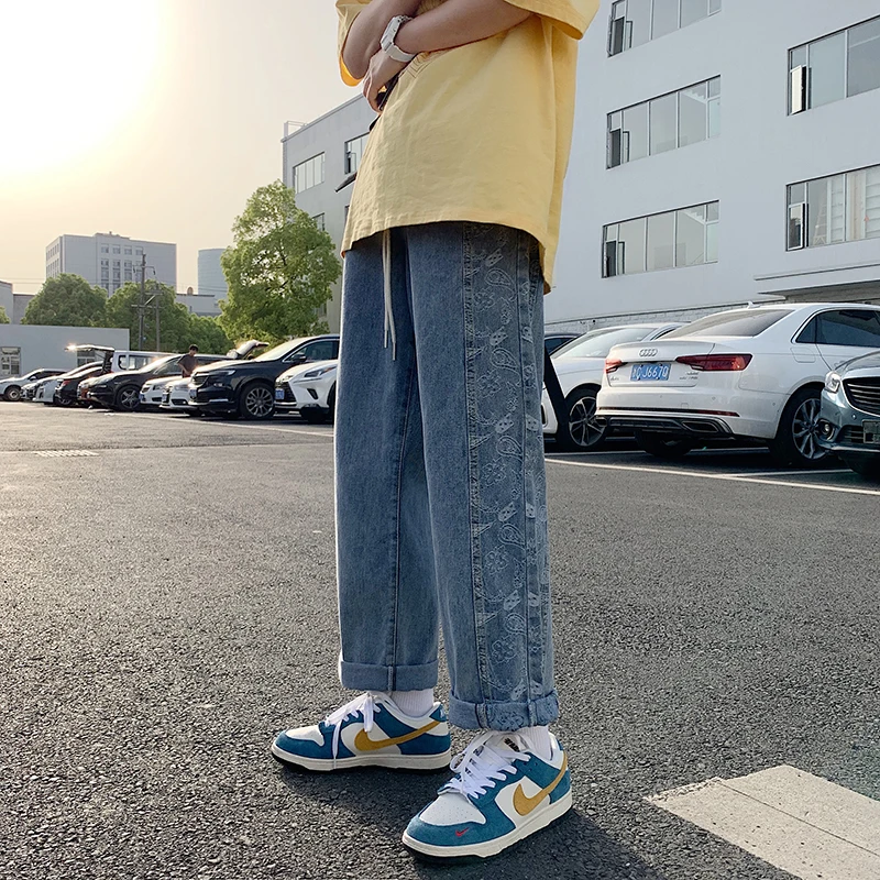 

Модные молодежные джинсы прямого кроя для мужчин, с лоскутным принтом в виде цветов грецкого ореха, свободные широкие брюки, осенние повседневные джинсы.