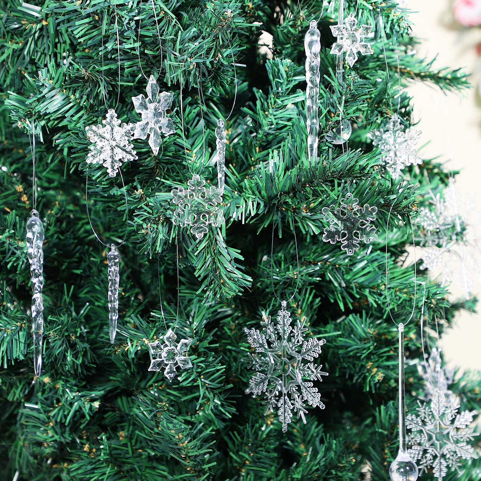

1Set Christmas Ice Hanging Ornaments Transparent Snowflake Decorations Acrylic Xmas Party Tree Pendants Snowflake Ornaments