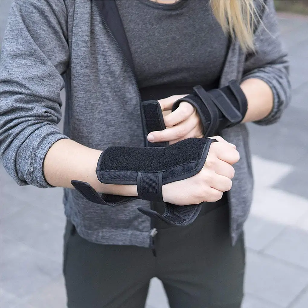 

Protective Gear Wrist Guards with Palm Skin Friendly Protection Pads Fall Prevention Wrister Skateboarding Blading