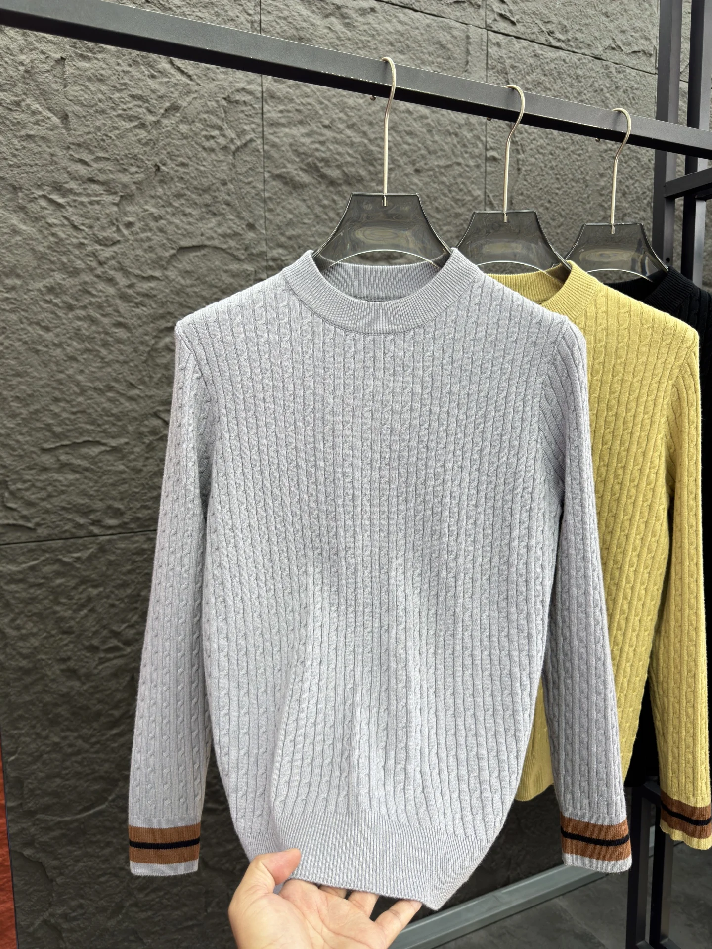 

Comfortable Casual Men's Knitted Sweater 700 High Chestnut Color Blo Winter Leisure Long Sve round Ne Warmth Pampa&