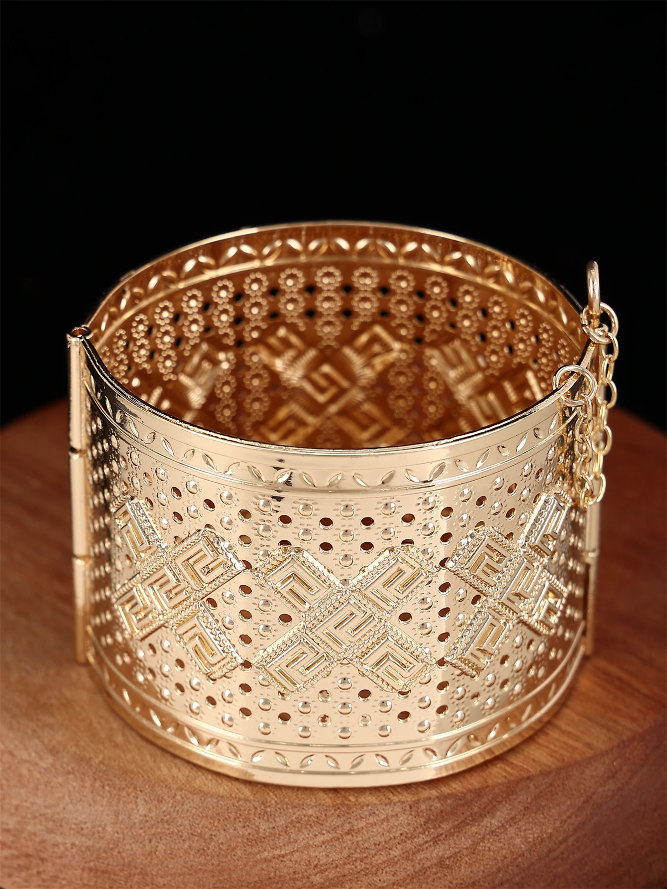 

1 Pcs Moroccan Style X-Shaped Open Metal Bracelet With Cutout Polka Dot Design For Women Decorative Jewelry Bangle
