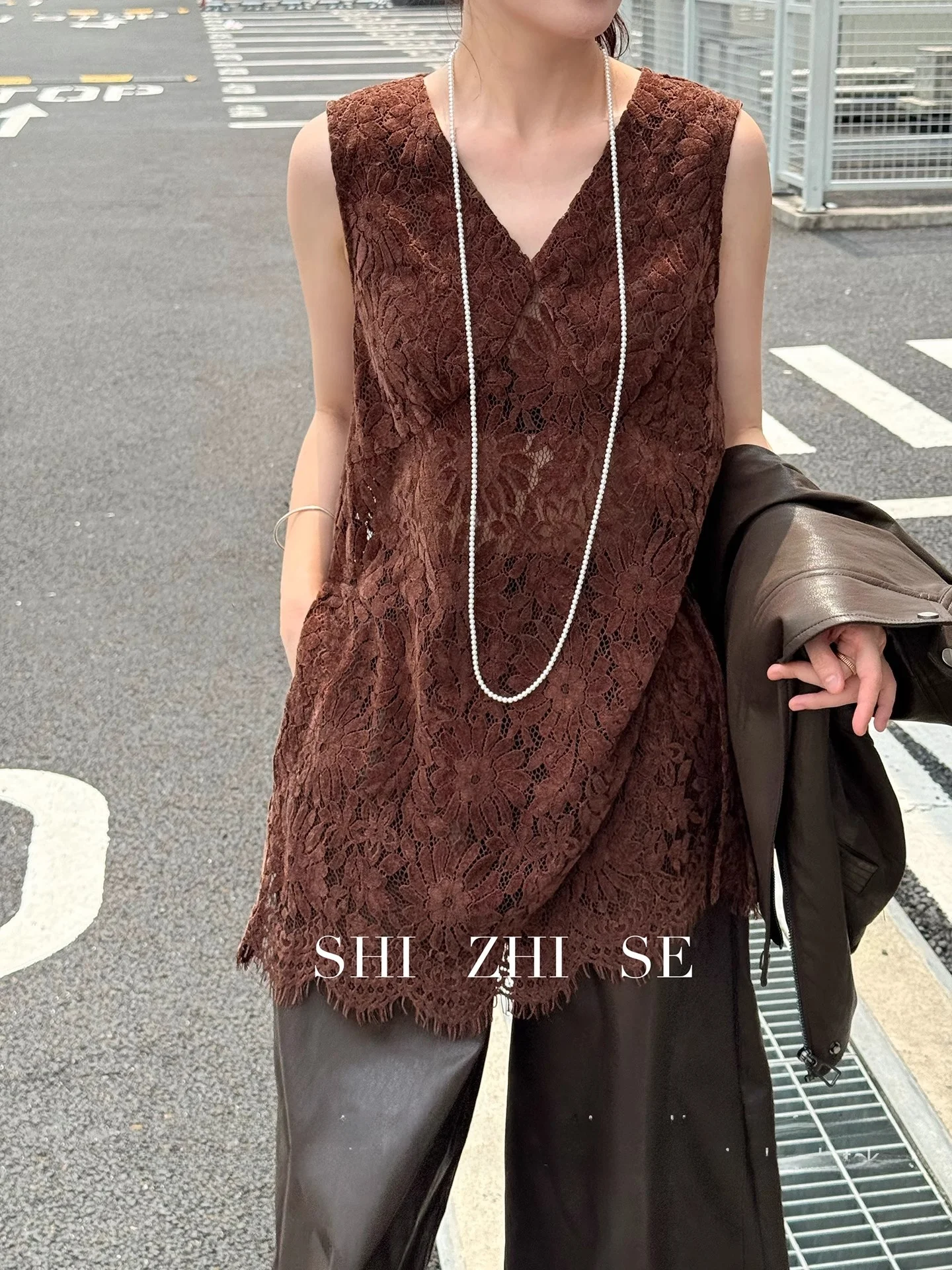 

Ele V-Ne Side Slit Mid-Length Svel Floing Lace Slimming Top for Women Autumn New Sle Faionable Casual Wear