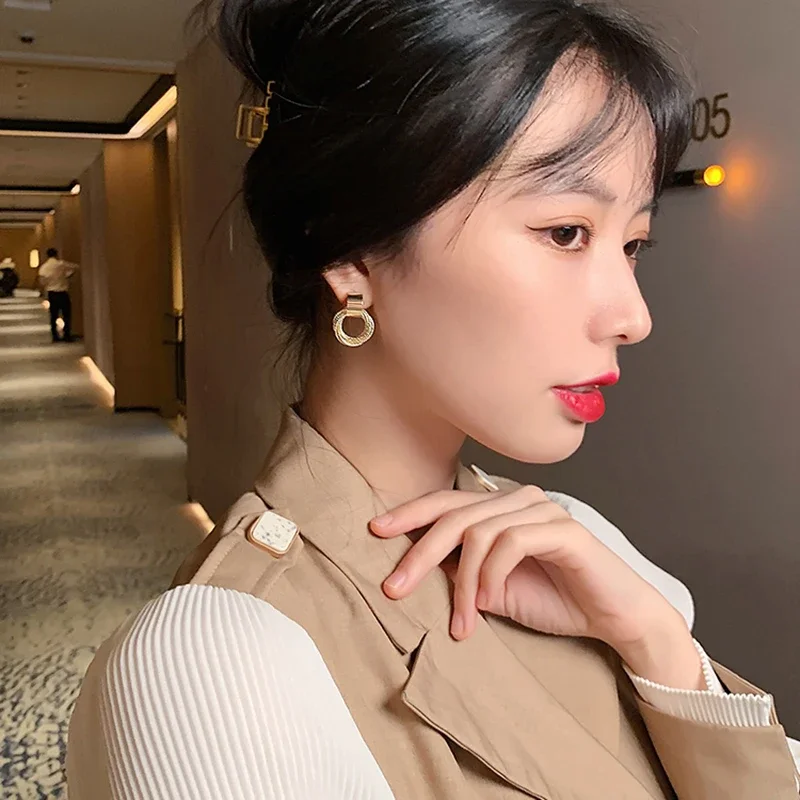 Retro Metallic Gold Colour Multiple Small Circle Pendant Earrings 2024 Jewelry fashion Wedding Party Unusual Earrings For Woman