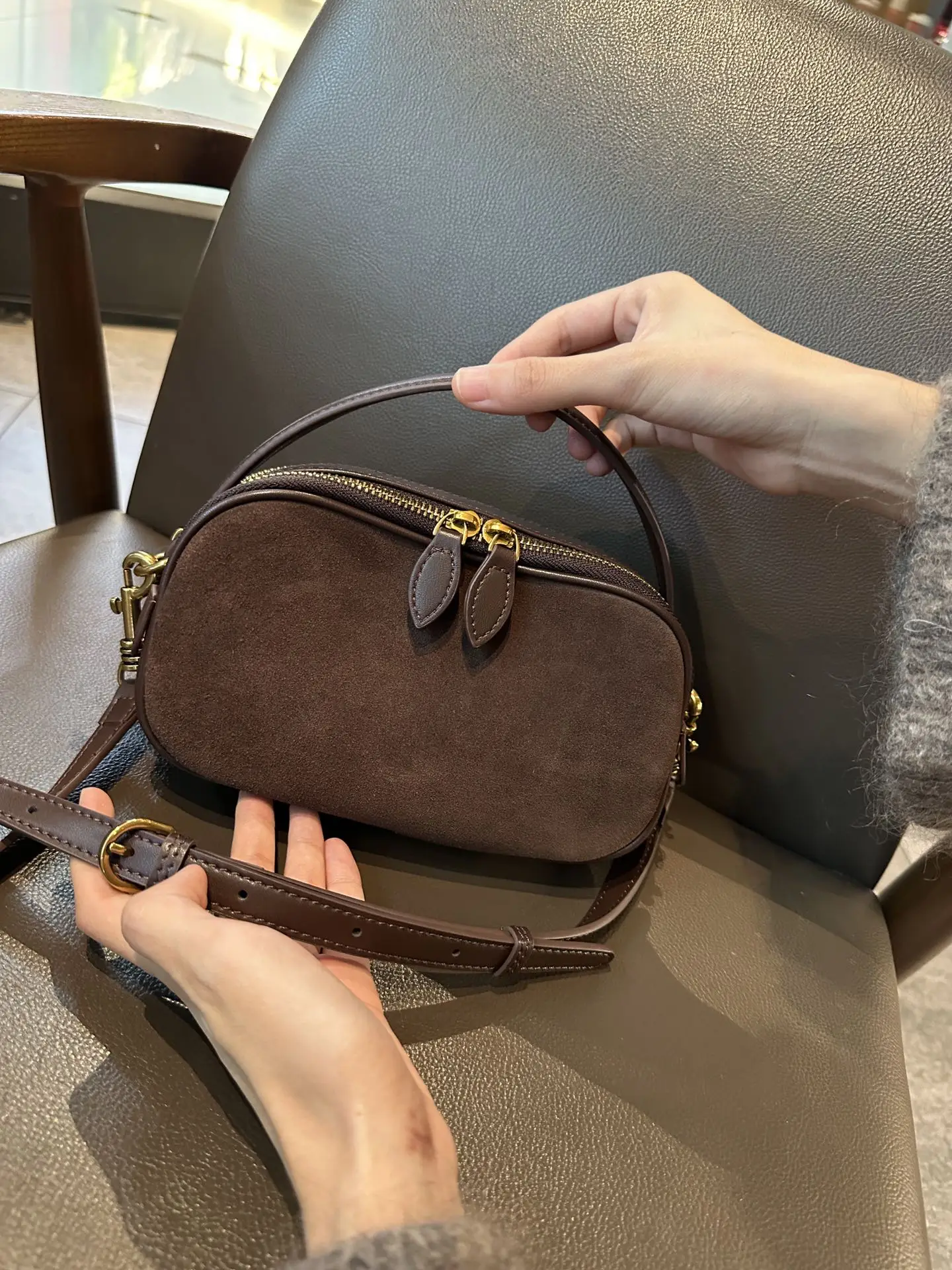 

Women's Genuine Cowhide Leather Shoulder Crossbody Bag Ladies High Quality Small Handbag Female Fashion Luxury Design Purse Bag