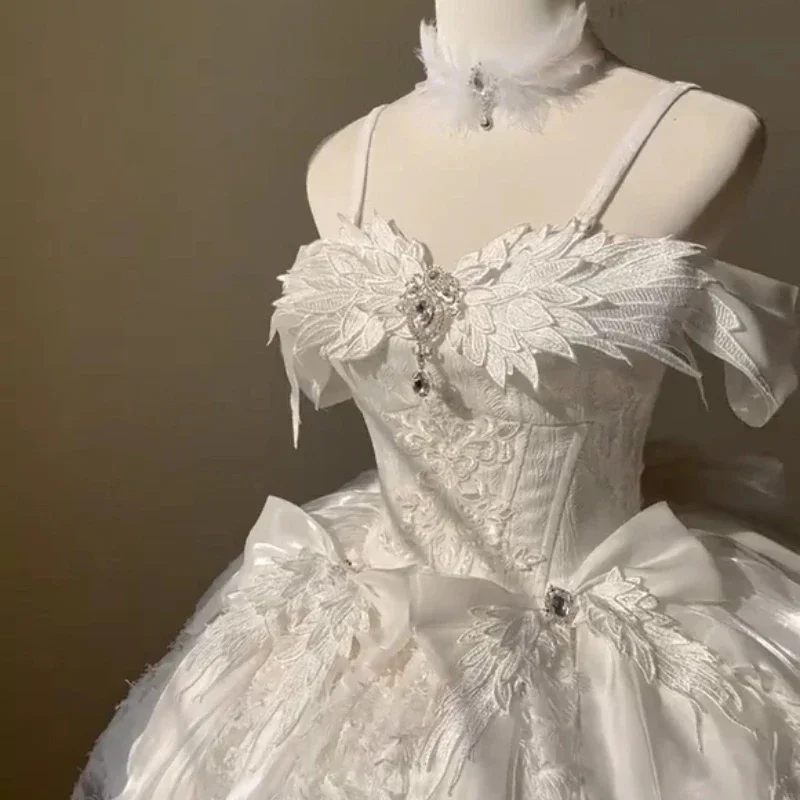 Abito Lolita corto con piume di strass Sweet Love Abito da sera da balletto Jsk stile principessa bianco Tema dell'industria pesante