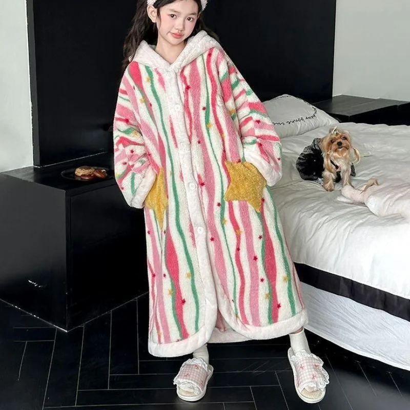 

Комплект из ночной рубашки и халата Angel из кораллового флиса для девочек, домашняя одежда, новинка 2026 года, утолщенный плюш, теплый для осени и зимы