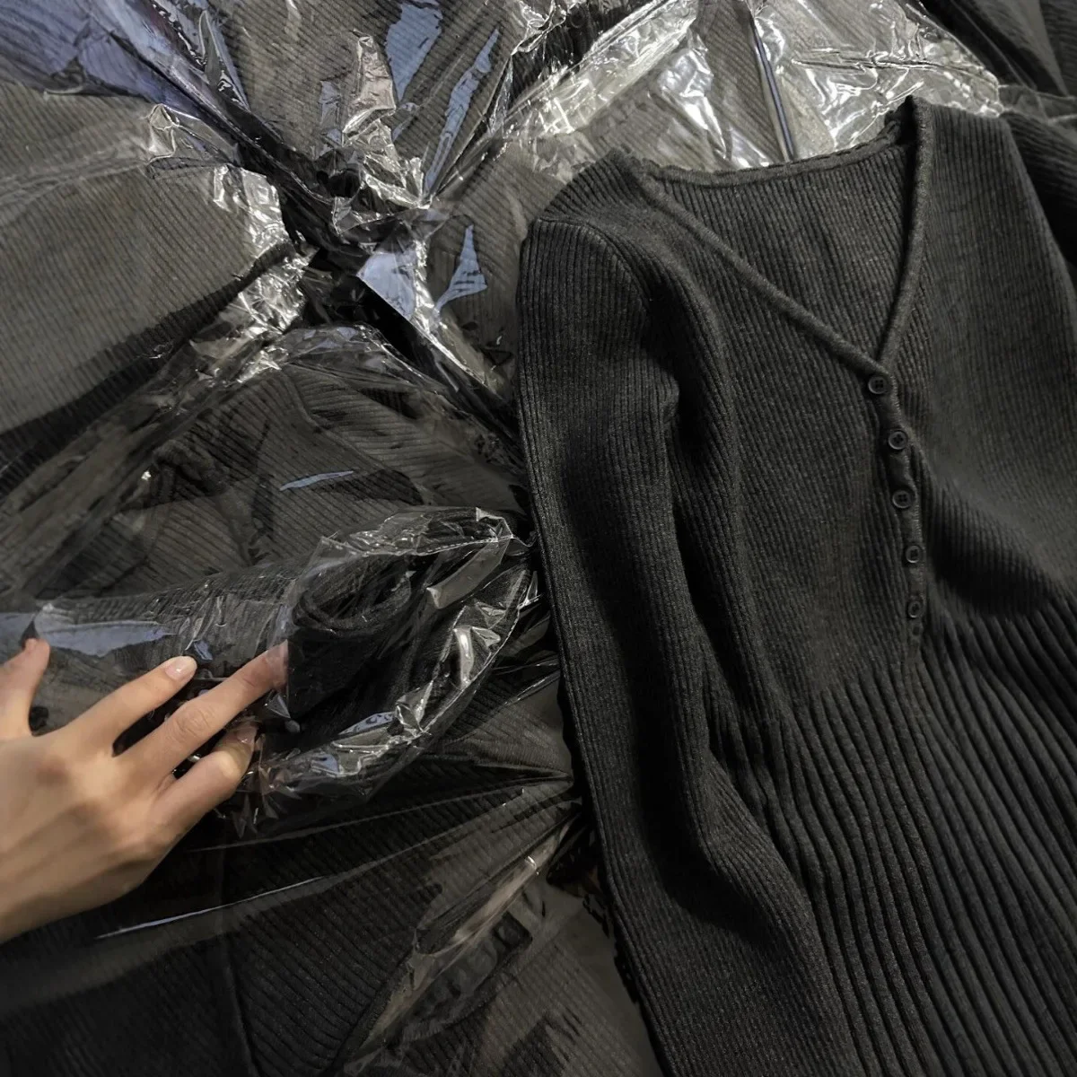 Women's Inner Wear Autumn Winter Thick Soft Waist-Cinching Slim Long Sleeve Top Korean Style V-Neck Knitted Base Shirt