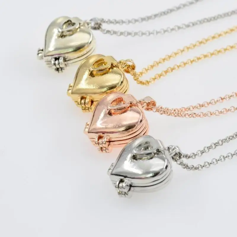 Hot Sale Vintage Necklace Folding Multi-layer Heart Family Locket Personalised Photos Four-leaf Clover Pendant Fashion Jewelry
