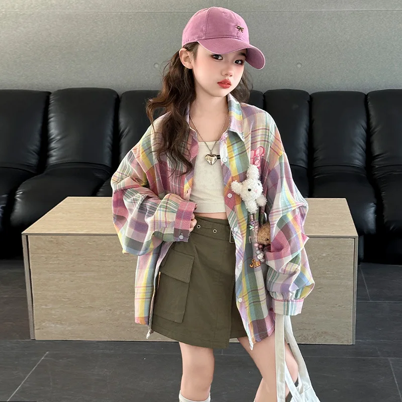 

Футболка для девочек-подростков, осенняя корейская клетчатая футболка с 3D мультяшным принтом букв, детский топ для девочек, свободные однобортные детские рубашки для девочек