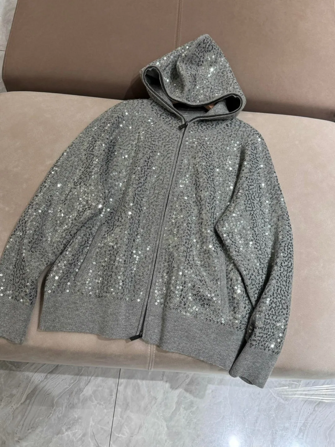 Luxurious solid color Sequinned hooded cashmere knitted zipped cardigan