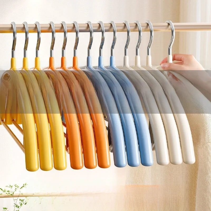 

Утолщенная бесшовная противоскользящая силиконовая вешалка для одежды с защитой плеч для домашнего использования, без заломов, с широкими плечиками