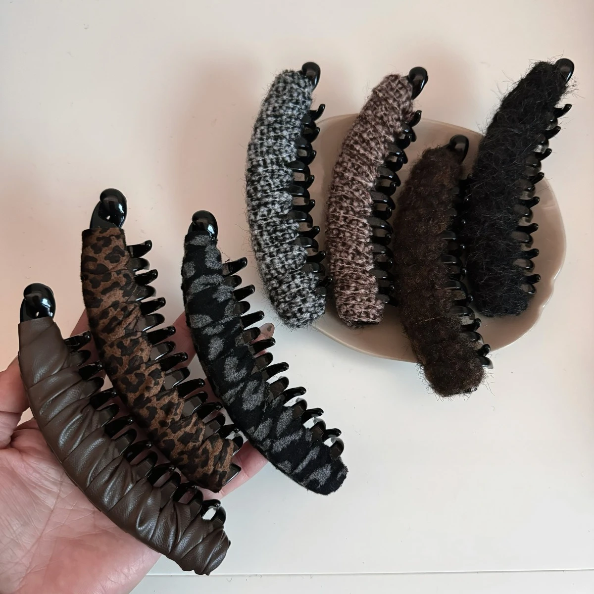 Autumn Winter Retro Banana Clip Fish Shaped Hairpin for Women Hair Accessories Hairgrips Twist Clamp Ponytail Barrettes Headwear