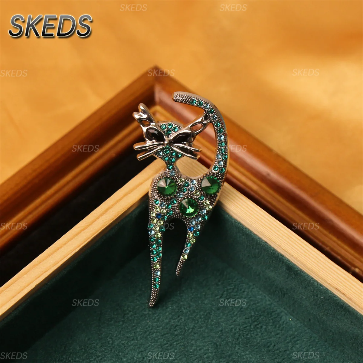 SKEDS Broche de gato adorable, - Anime Cosplay Simple reseña y precio