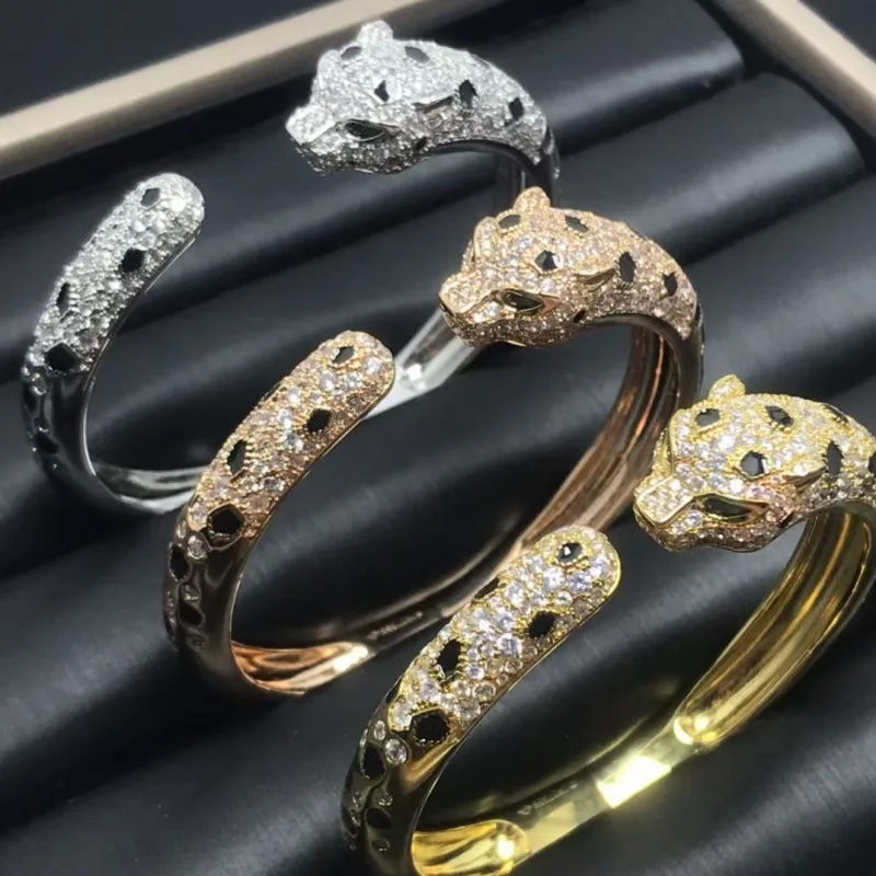 

Luxury Brand High Quality V Gold Leopard Head Bracelet CNC Fine Craftmanship Diamond-encrusted Spot Leopard Animal Design