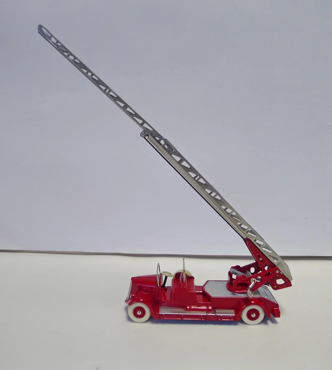 Atlas Dinky Truck 32D DELAHAYE  Gde Echelle Pompiers Diecast Toys 1:43