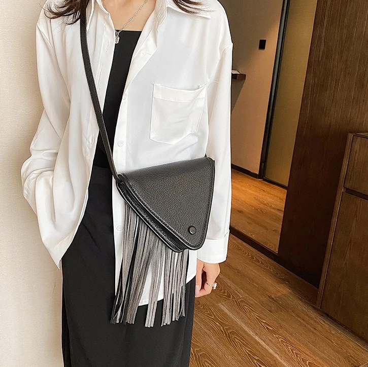 

Winter Hot-selling Women's Bags, Crossbody Shoulder Straps, Unique Personality Design 2026 New Fashion Texture Women's Small Bag