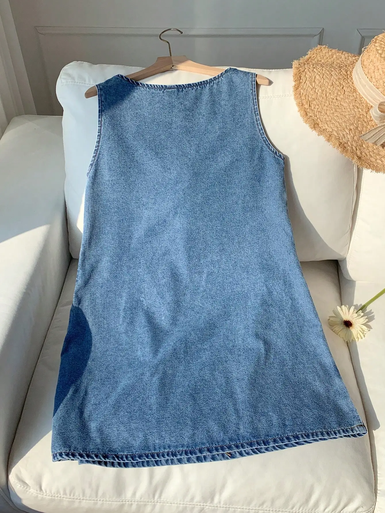 

Loose Sleeveless Denim Mini Dress With Front Tie Bow Casual Summer Dress For Women