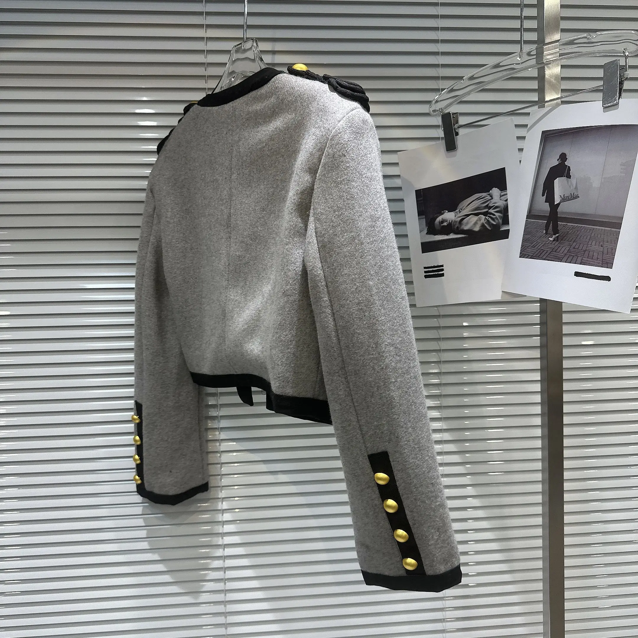 엘리 레이디 겨울 코트 메탈 브레이드 디자인 울 재킷 레트로 스타일 버튼업 롱 슬리브 라운드 넥 퓨어 컬러