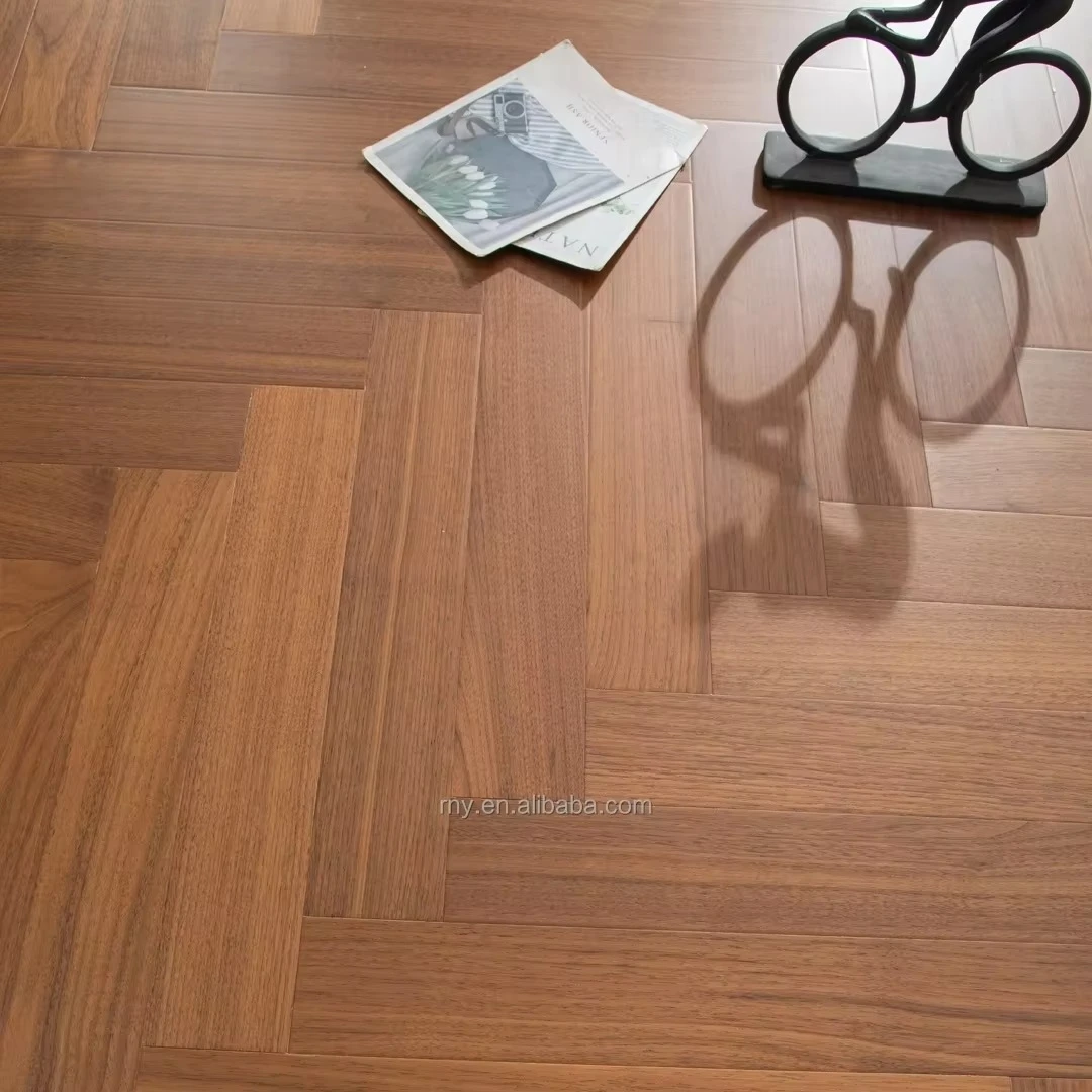 نسخة مخصصة من خشب الجوز الأمريكي الحديث والأرضيات الخشبية المطلية بشكل طبيعي بنمط متعرج حديث