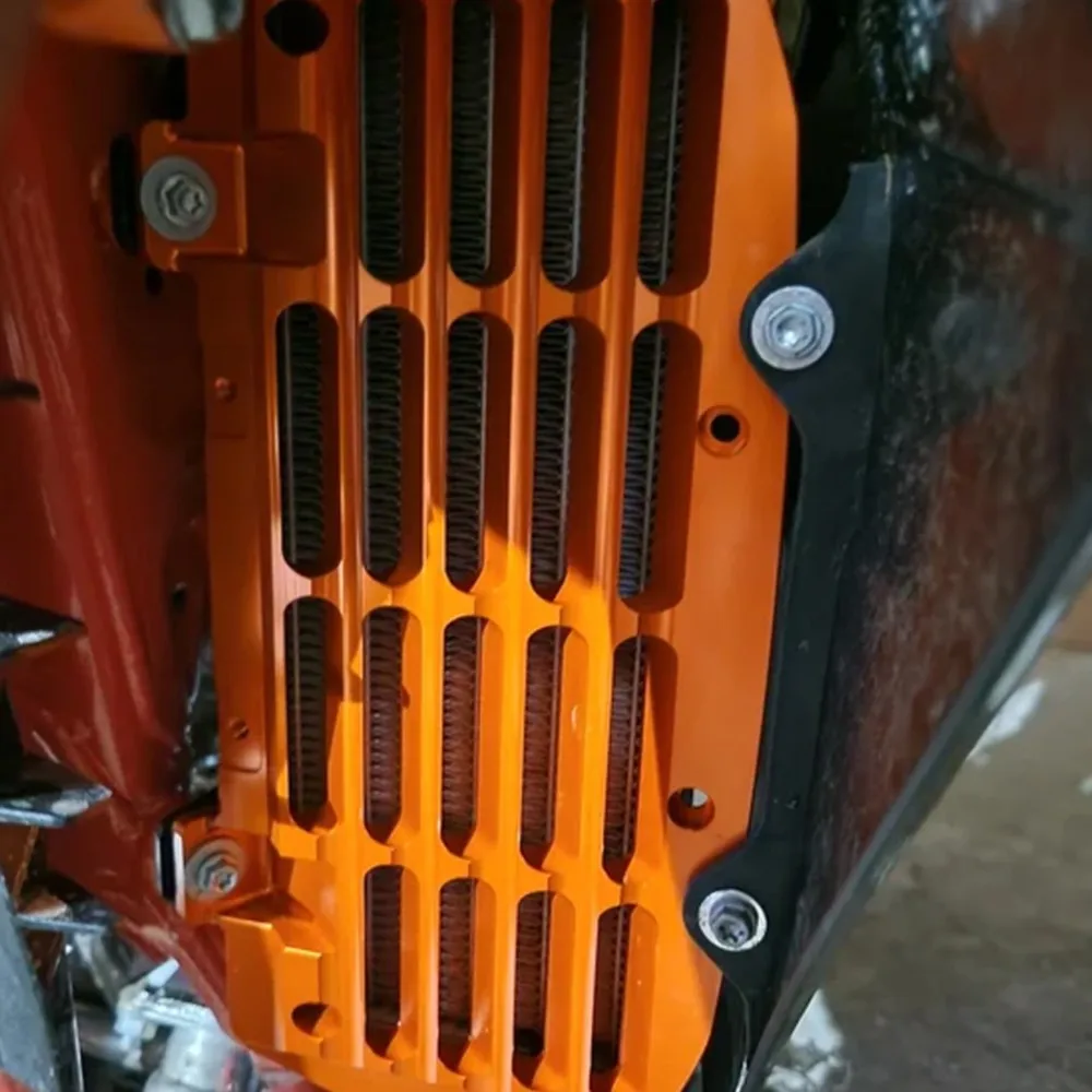 

Защитная накладка на радиатор мотоцикла для XC XCF XCW XCFW SX SXF EXC EXCF Six Day TPI 125 250 350 450 500 2017~2025 2024 26