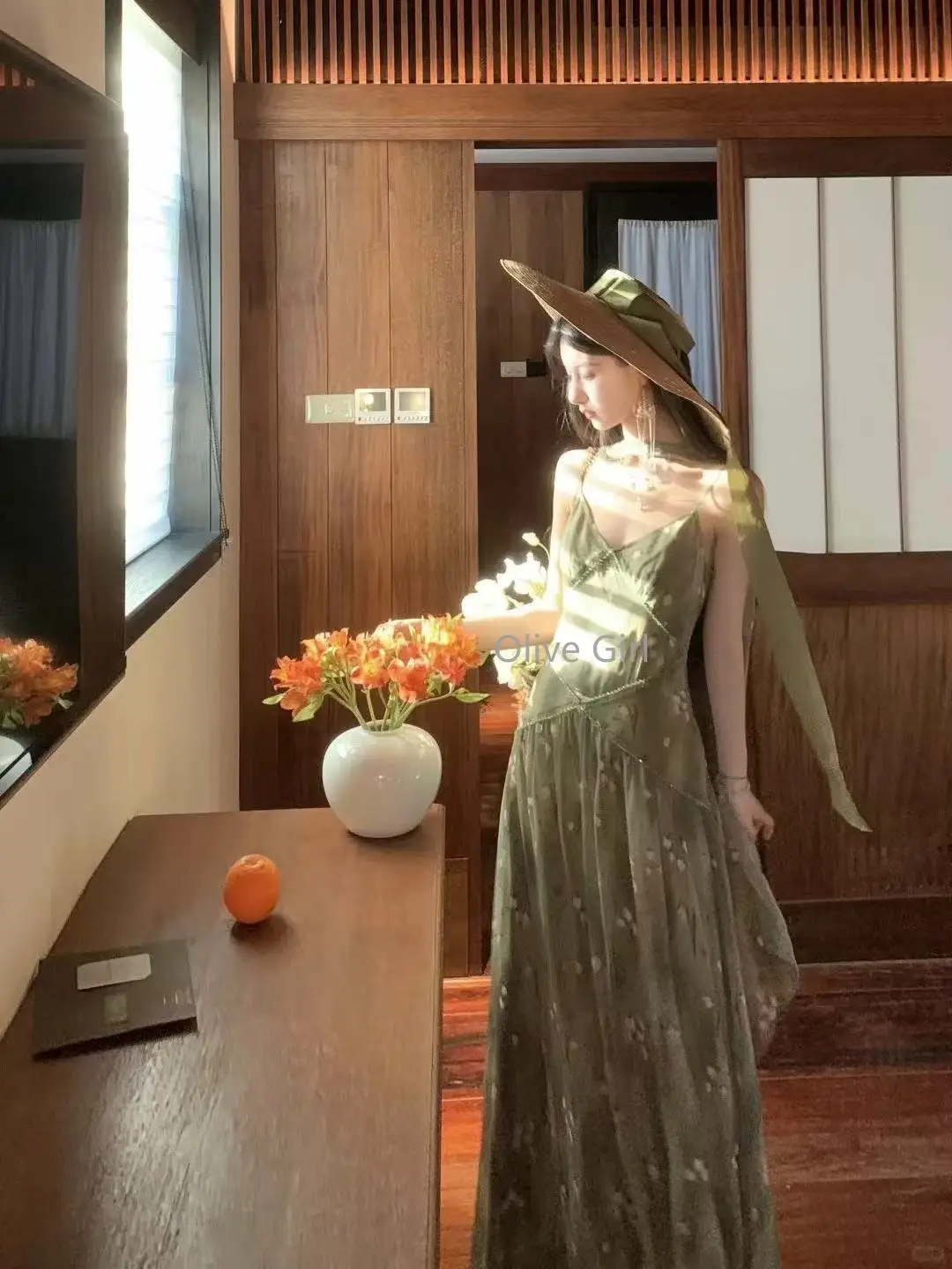 Olijfgroene meisjesjurk voor dames 2025, zomer Franse elegante vakantie, bloemen, V-hals, groen hemdjejurk, zonwerend vest