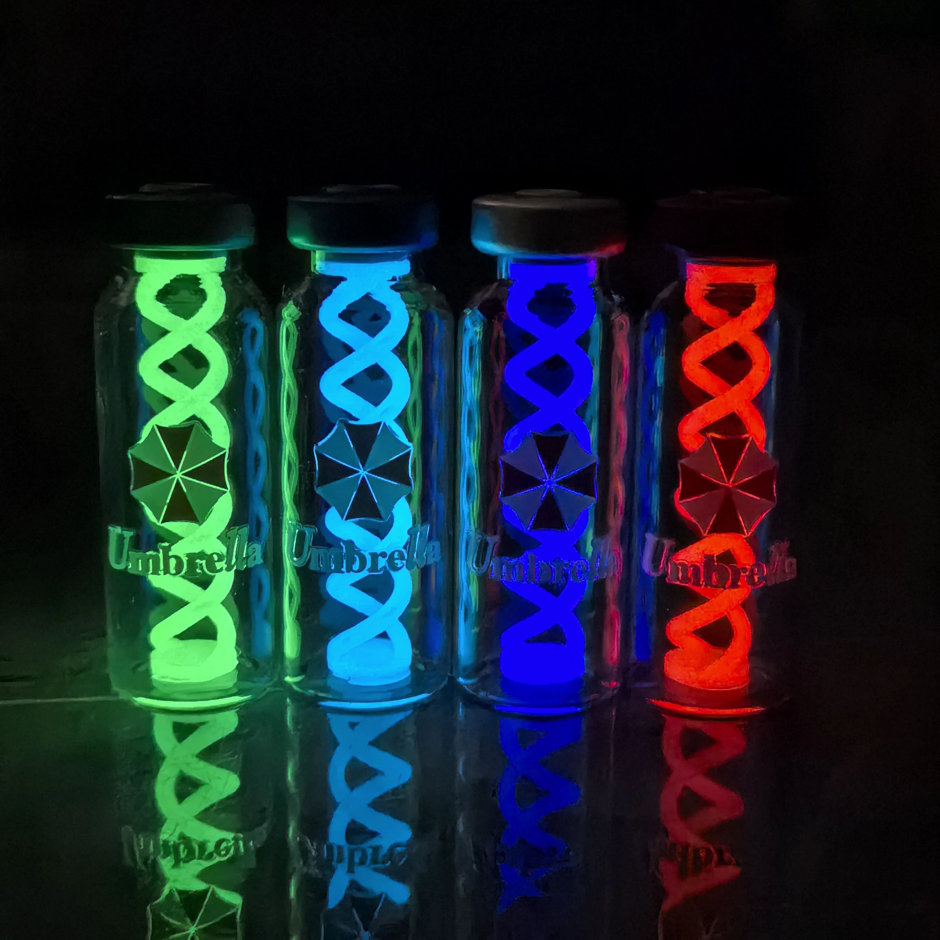 [مخزون جديد] نسخة طبق الأصل من الفيروسات الشريرة المقيمة المتوهجة في الظلام - نموذج مصنوع يدويًا لديكور دعامة الألعاب القابلة للجمع