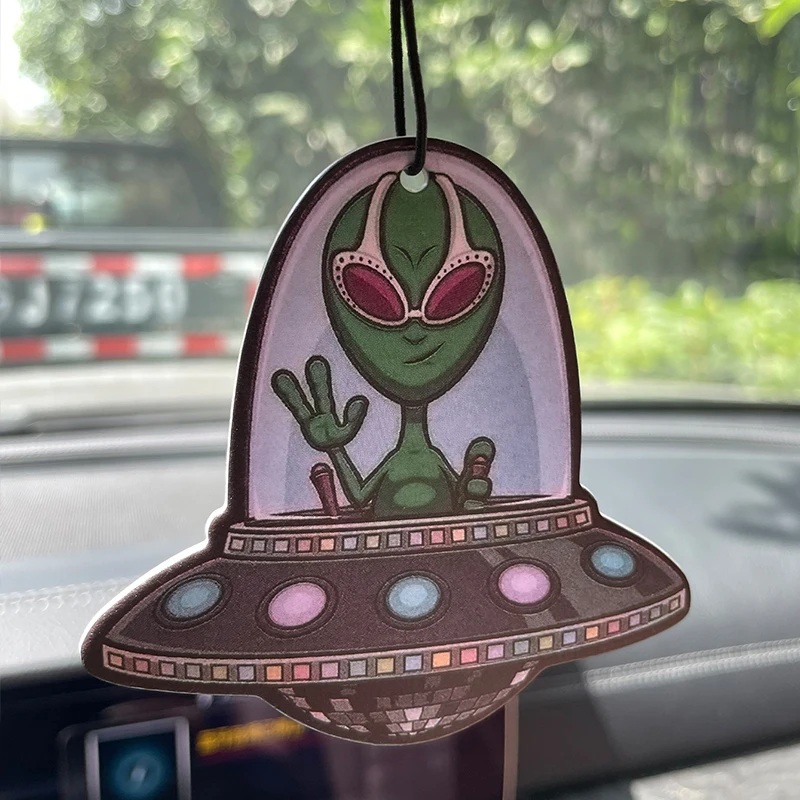 Perfume Và Fragrance - Quirky and Fun Alien, V-Sign Hilton