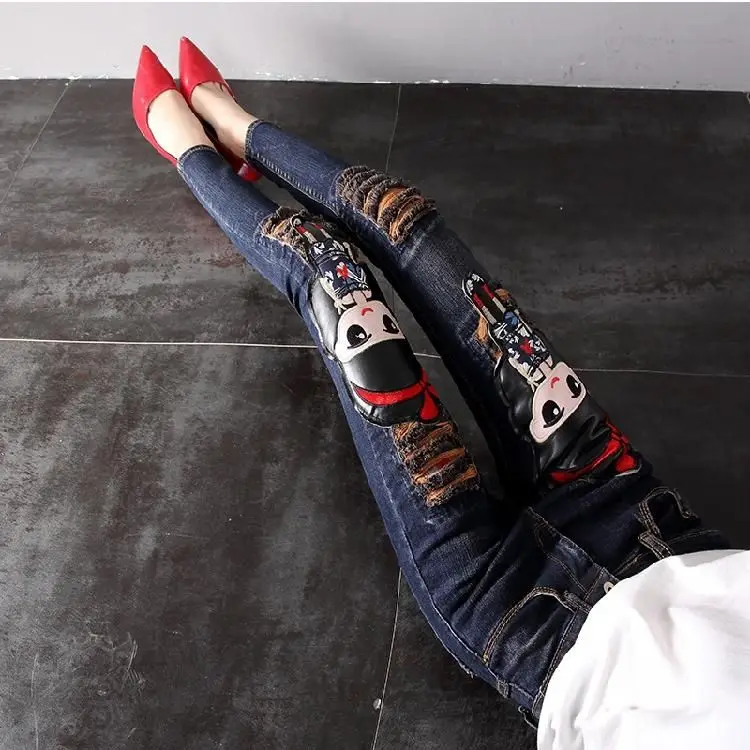 

High Waist Slim Fit Embroidered Jeans Faionable Versatile Casual Sle Nine Points Pants for Women Spring Season