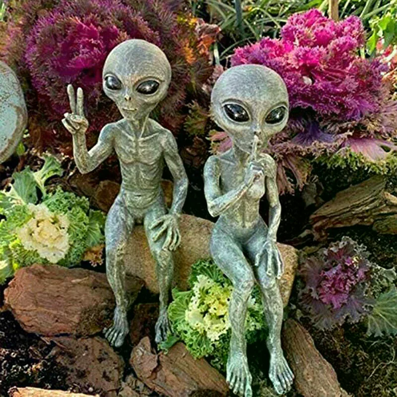 Resin Alien Statue Figurine Creative Art Sculpture Indoor Outdoor Home Yard Office Decoration Collectible