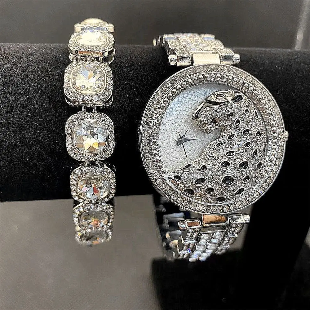 Ladies' cool European and American diamond encrusted watch bracelet with leopard dial quartz simple luxury gold watch for women